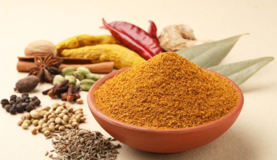 Garam masala, amestecul de condimente care cuprinde dragostea indienilor pentru arome