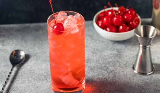 Cocktail Dirty Shirley, băutura care a redevenit celebră după aproape un secol