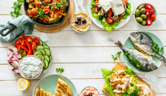 8 preparate low carb inspirate din dieta mediteraneană
