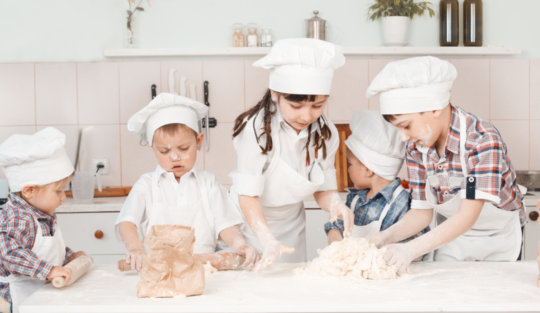 Ce pot găti copiii singuri. 5 rețete pentru toate vârstele și gusturile