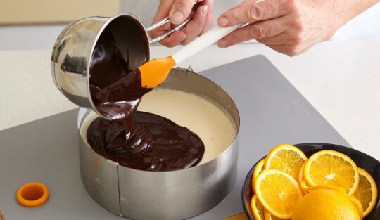 Glazură de ciocolată cheesecake cu aromă intensă de portocale