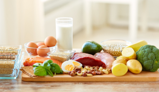 Alimente recomandate pentru sănătatea rinichilor. Ce poți include în dieta ta zilnică