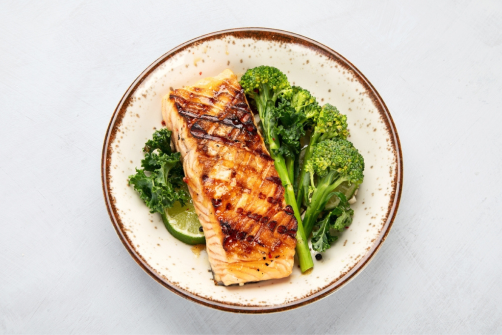 Somon cu broccoli la air fryer, cea mai sănătoasă și gustoasă cină