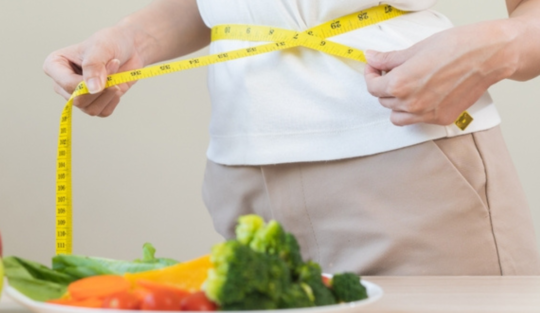11 obiceiuri alimentare care te împiedică să scapi de grăsimea abdominală, potrivit experților
