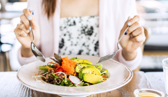 4 obiceiuri alimentare prin care poți să reduci inflamația din organism, potrivit nutriționiștilor