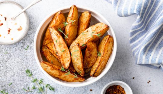 14 sfaturi pentru a găti cartofi crocanți. Trucurile cu care nu poți da greș niciodată