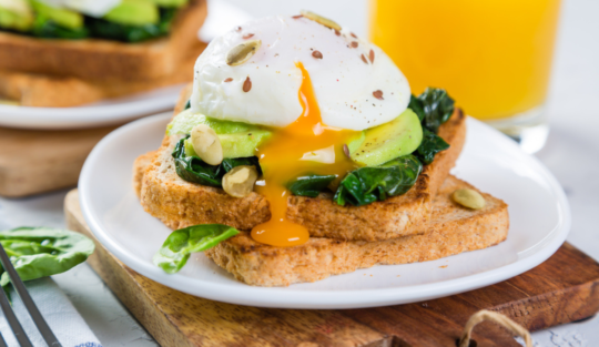 11 sfaturi de la bucătari pentru a face ouă poșate perfecte