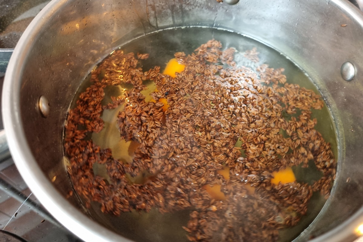 Semințe de chimen pregătite pentru supă