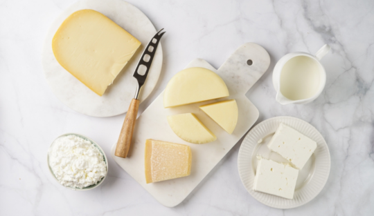Top 5 cele mai sănătoase brânzeturi din lume. De ce recomandă nutriționiștii să le incluzi în dieta ta