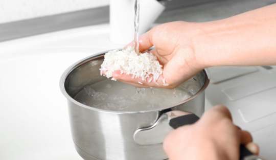 Se spală sau nu orezul înainte de gătire? Explicații științifice de la cercetători