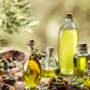 Uleiul de măsline pus în mai multe sticluțe